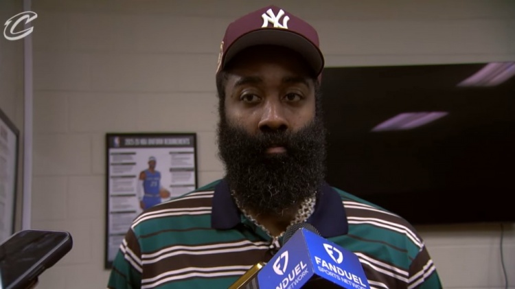 哈登谈适应过程：我还在学习 我还住在酒店里&amp;还没安顿下来